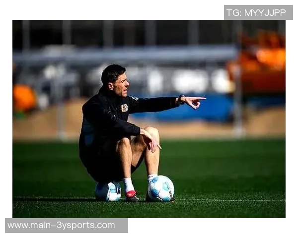 佩佩回忆穆帅执教皇马时期阿隆索积极交流战术见解